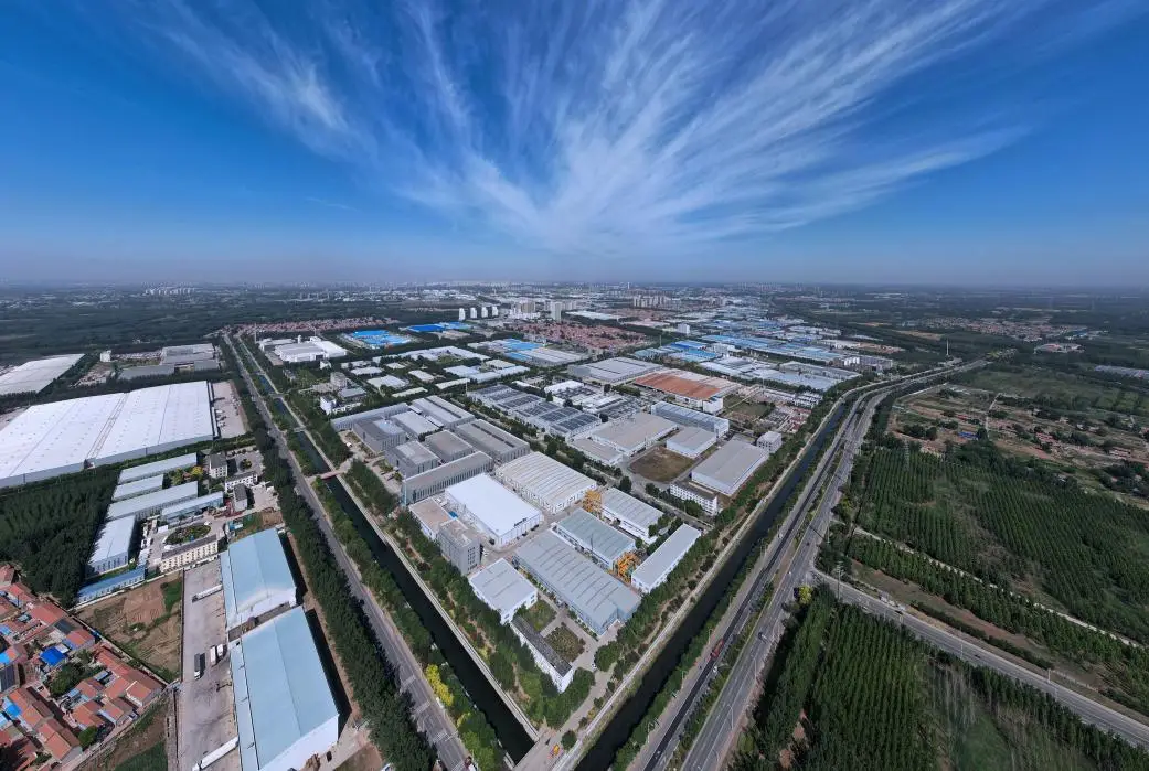 截至9月底，河北90个特色产业集群建成166家共享工厂